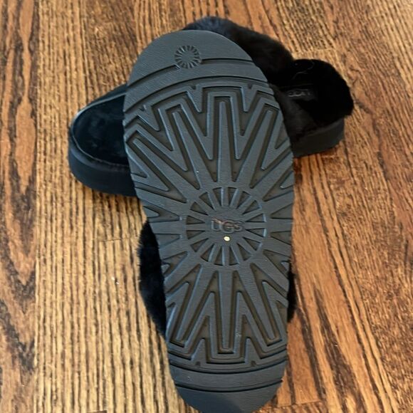 UGG DISQUETTE SLIPPER BLACK (W) Size 40 - Picture 6 of 7